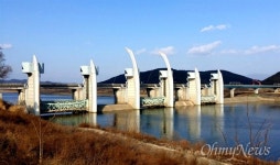 모니터링 위해 열었던 합천창녕보 수문, 한 달 앞서 닫아