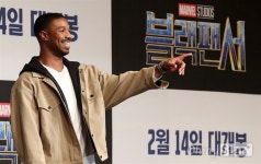 [오마이포토] 블랙 팬서 마이클 B. 조던, 친구만나듯!