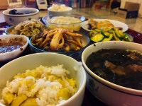 배고파서 고향 온 친구, 충만한 엄마의 밥상이 떠오르다