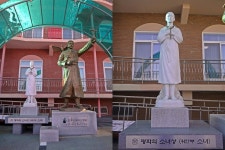 안중근 의사 동상과 나란히 선 평화의 소녀상