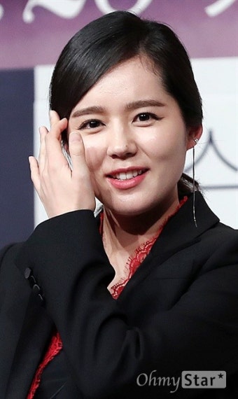 [오마이포토] '미스트리스' 한가인, 엄마의 미소