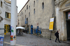 괜히 아는 척 했다가, 산산이 깨진 고흐 카페의 낭만