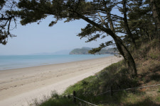 갈라진 바위산, 투명다리 위에서 보면 아찔