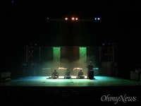 도성훈 인천시교육감, 교원들과 함께 송승환의 난타 관람