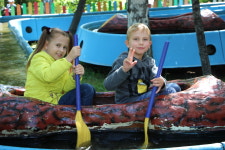 시내 한가운데서 만난 어린이 놀이시설