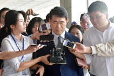 [사진] "영장 기록 빼돌렸나?"-"특별히 드릴 말씀 없다"