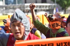 [사진] 정부는 비정규직 제로화 약속을 지켜라