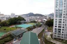 원·이주민 갈등, 놀이터에서 해결해요