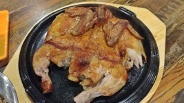 참나무장작에 구운 찰밥 품은 한방통닭구이