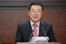 김해신공항 확장에 김해시의회 부의장 소음 왕도 막아야 농성