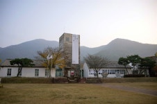친일파는 죽어서도 이런 풍경을 누리는구나