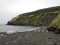 송악산에 뚫린 동굴... 누가 제주를 아프게 했나