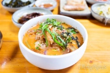 [김진영 MD의 식탁] 생김새가 같은 오징어와 꼴뚜기, 어떻게 구분할까? 