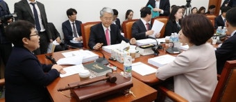 민주노총은 왜 국회 담장 넘었을까?