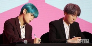 [오마이포토] 방탄소년단, 공부하듯 빼먹을 수 없는 질문