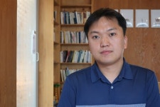 구의역 김군 어머님의 큰절... 뭐라도 해야겠다고 생각했다