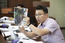 사람 한 명도 다니기 어려운 연신내 6번 출구