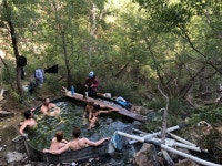 신들의 목욕탕에 몰래 들어온 듯 겁이 났다