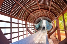 짜릿함 그 자체, 돌 미끄럼틀 타보셨어요? 