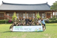 홍콩 백화점에서 한 알 1500원에 팔렸다는 딸기