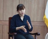 농아인과 세상 잇는 수화, 보편적인 언어로 받아들여야