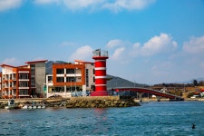 그림같은 연륙교, 섬사람들은 이걸 호소한다