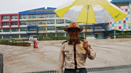 느티나무 꿈담놀이터 주고픈 교장, 학생 이름 전부 외운 보안관