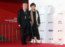 영상과 어우러진 정우성 목소리... 드디어 시작된 축제