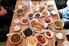 위대한밥상(대청점) | 대청도 중식당에서 '백반' 시키면 나오는 것