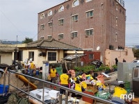 [현장] 휴일 반납하고 태풍피해 복구에 나선 동해시청 직원들