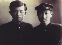 영화에는 안 나왔지만... 지금의 윤동주를 만든 사람