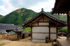 안동 병산서원 굴뚝 표정, 한번 웃고 가실게요