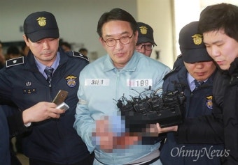 '박근혜의 사람을 당선시켜라'... 엄청난 돈이 오가다