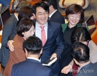검경수사권조정안·유치원3법 처리... 패스트트랙 정국 마침내 끝났다
