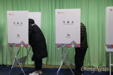 대구 군 공항 이전 사전투표에 경북 군위와 의성 군민 높은 관심