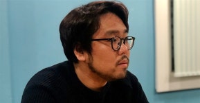 기타와 함께 달려온 10년... 젊은 거장은 담담했다