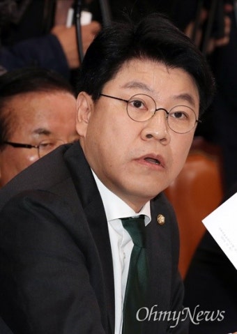 통합 잉크 마르기도 전에... 이언주 둘러싼 통합당 공천갈등