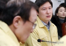 비례연합정당 명분 강조한 이해찬 우리 의석 추가 안하고 후순위 배치