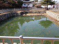 산 정상에서 만나는 신비, 한우물