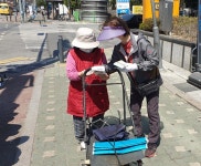 작은 나눔이지만 함께 코로나 극복 손소독제 나눔 행사