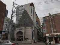 공공도서관을 세습합니다? 초대형교회의 두 얼굴