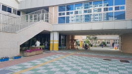 내가 다니는 학교에 재확진자가 나왔다