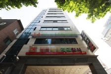 체대입시학원의 자발적 검사? 이미 수강생 확진 알고 검사