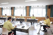 박종훈 경남교육감, 함양 찾아 학교 방역 점검
