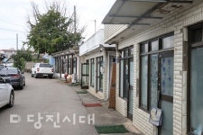 십시일반 쌀 모아 전기 끌어왔었는데... 떠나는 사람들만 가득”