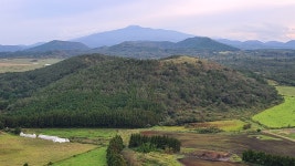 이름값 제대로 하는 제주 구좌의 거친오름