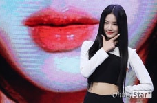 [오마이포토] 스테이씨 아이사, 또렷한 눈코입