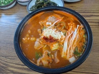 남원의 숨겨진 별미, 시장에서 빨간국밥 찾아보세요
