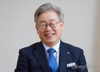 이재명, 대선·도정 지지율 동시 1위... 여권·호남에서 급반등