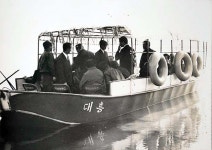 학생들, 송아지, 쌀... 다 충남504호로 날랐지